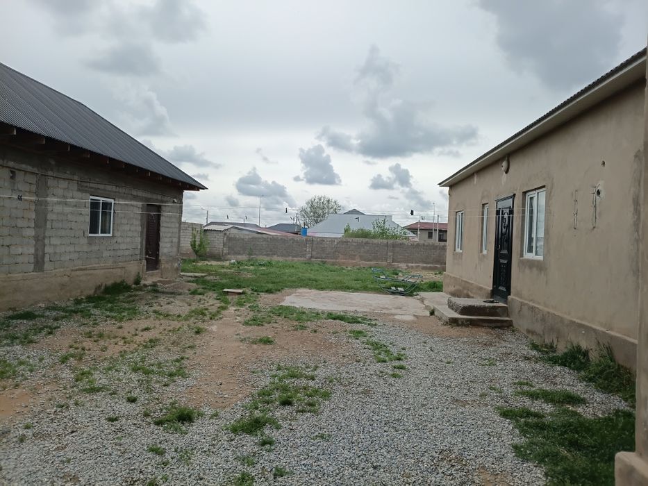 Уй сатылады 8 соттык коршалган