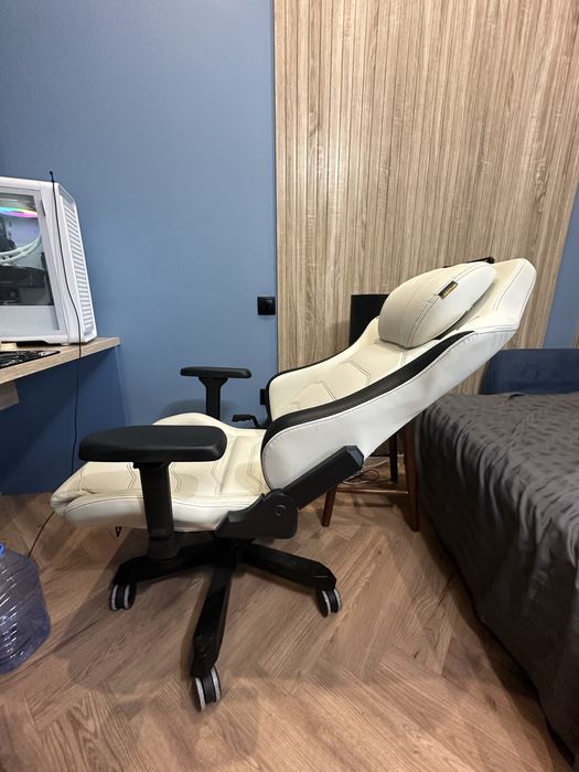 Игровое кресло DXracer Master white