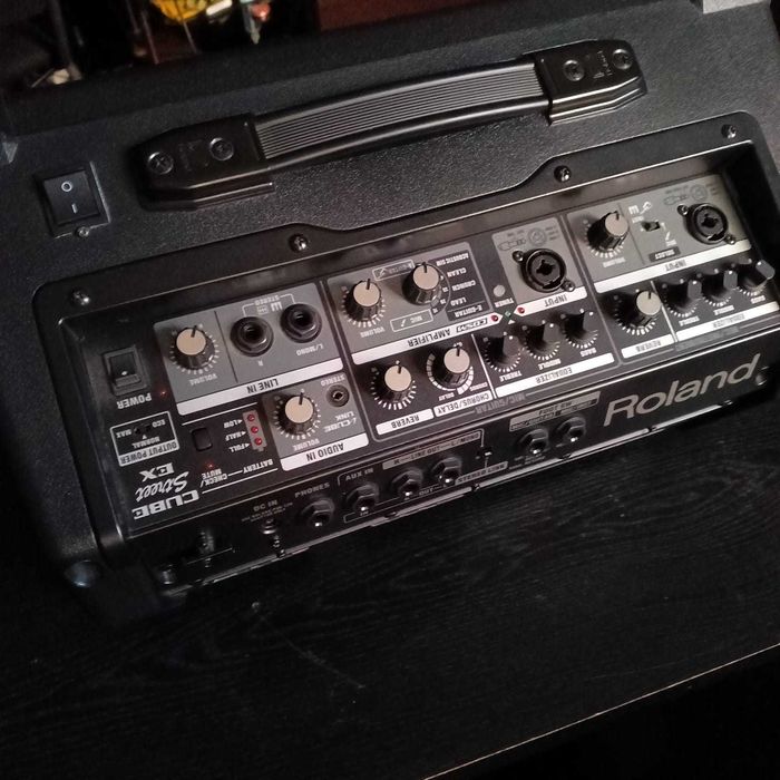 Roland Cube Street EX комбоусилитель