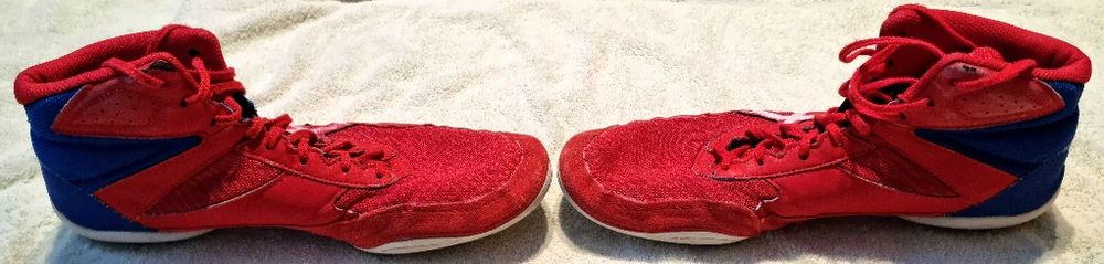 Vând ghete de lupte greco romane !