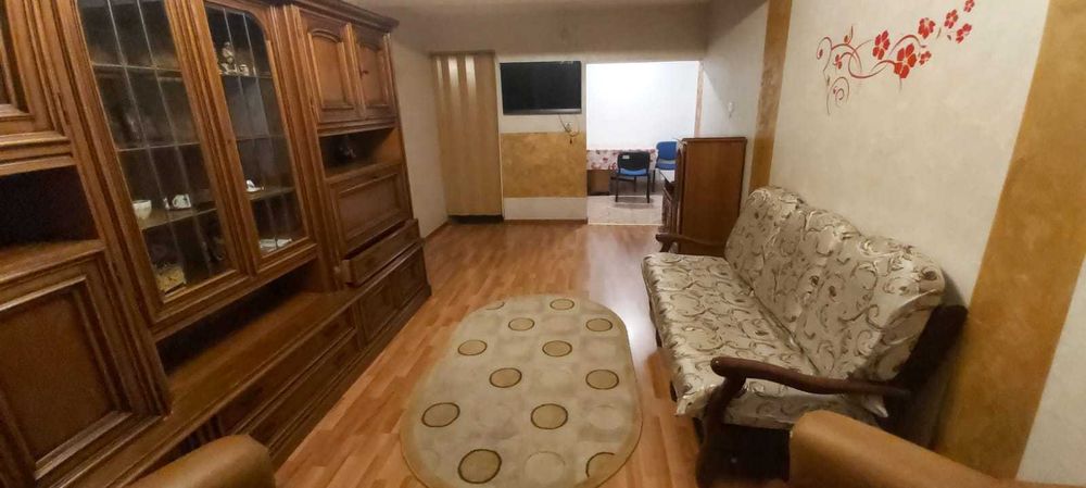 Închiriez apartament 3 camere ultracentral