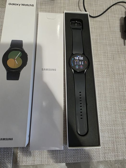 Samsung Galaxy Watch5 40mm BT Graphite