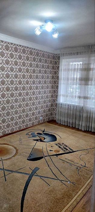 Risiviy Bozor Magnit yaqinida 3xonalik kvartira Arendaga beriladi.