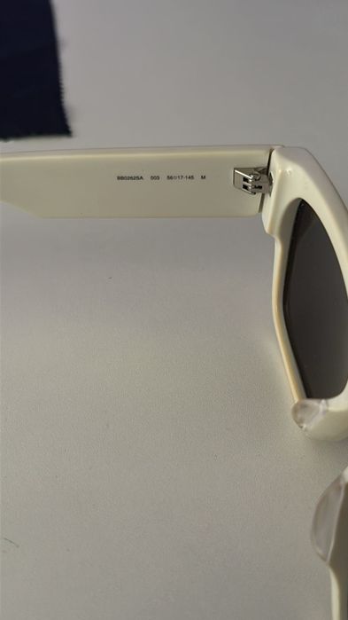 Vand ochelari de soare Balenciaga