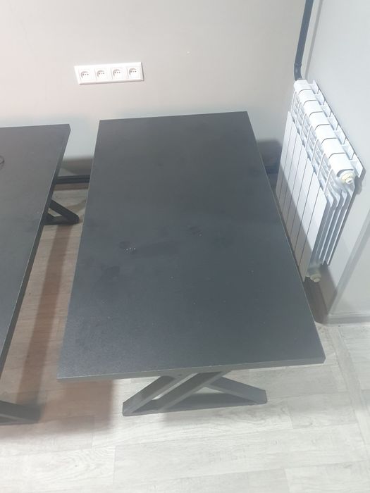 Стол профилдан тахланган