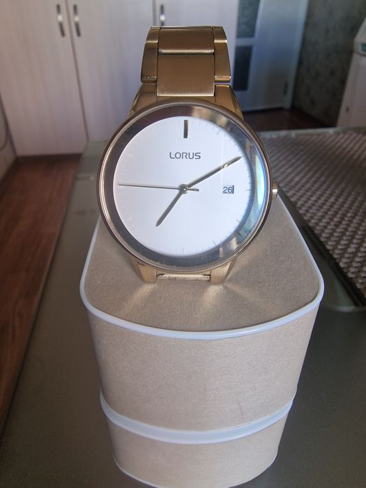 Часовник LORUS като нов