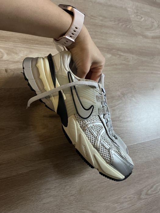 Чисто нови Nike V2K run 38 номер
