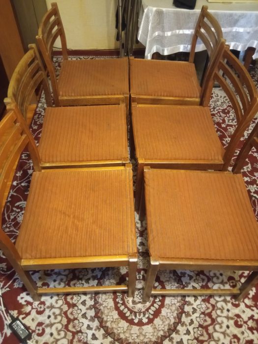 Продается стол и стулья