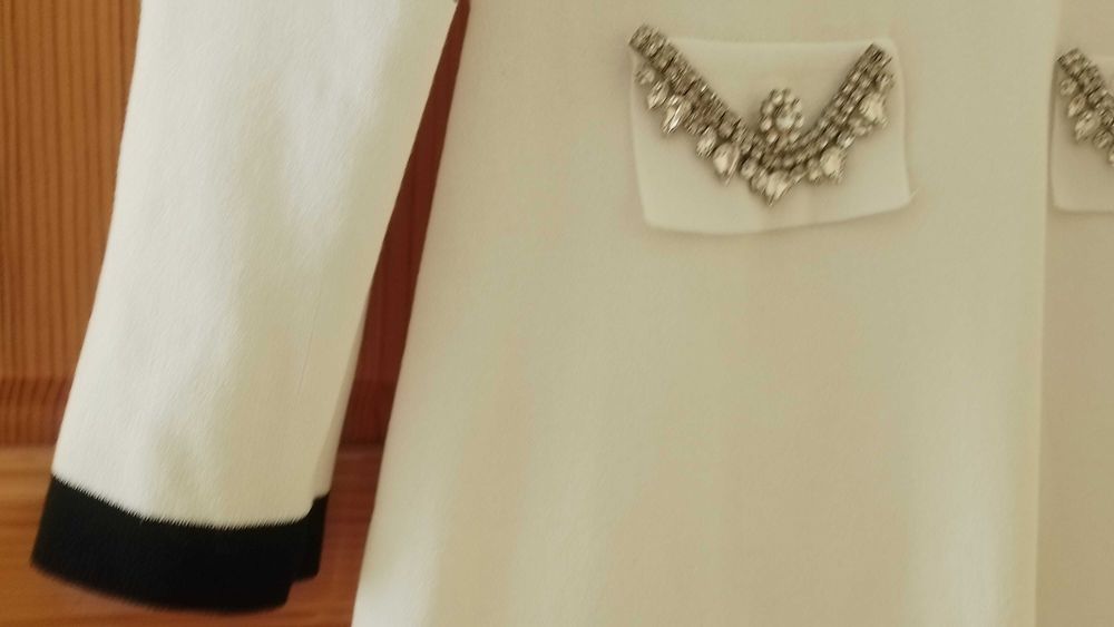 Красива рокля с камъни