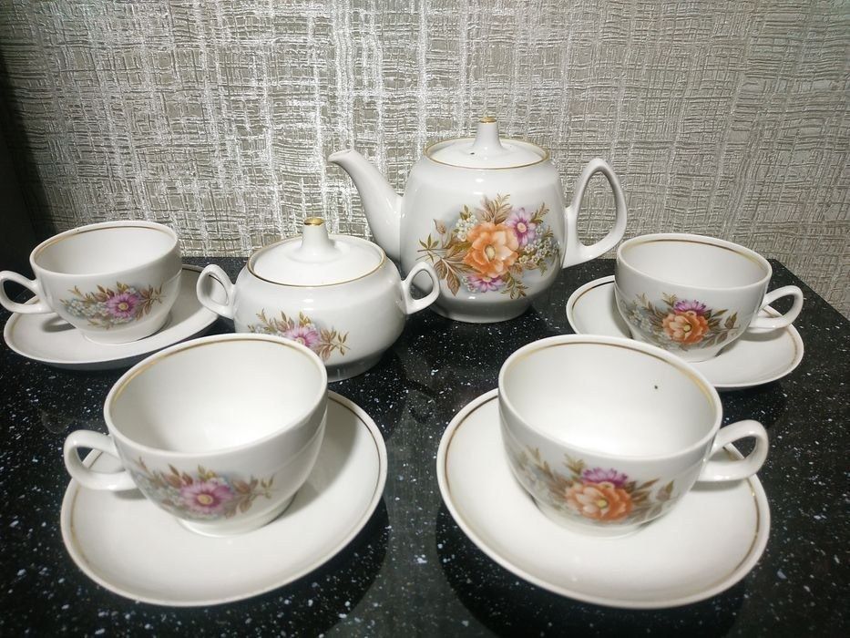 Сервизы винтажные. См. все фото.