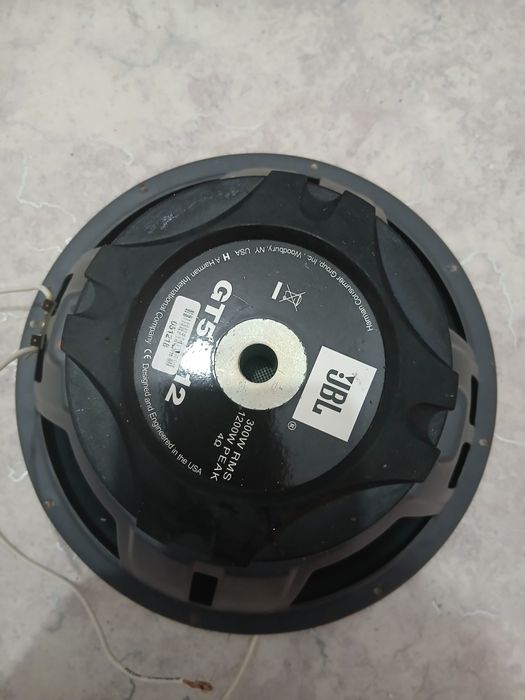 Продам саббуфер очень хорошем состоянии