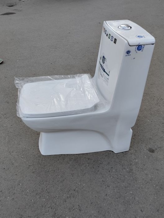 Унитаз моноблок литой