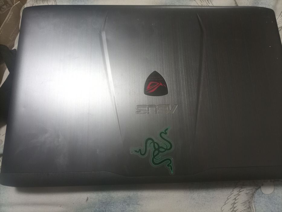 Leptop perfect funcțional geiming