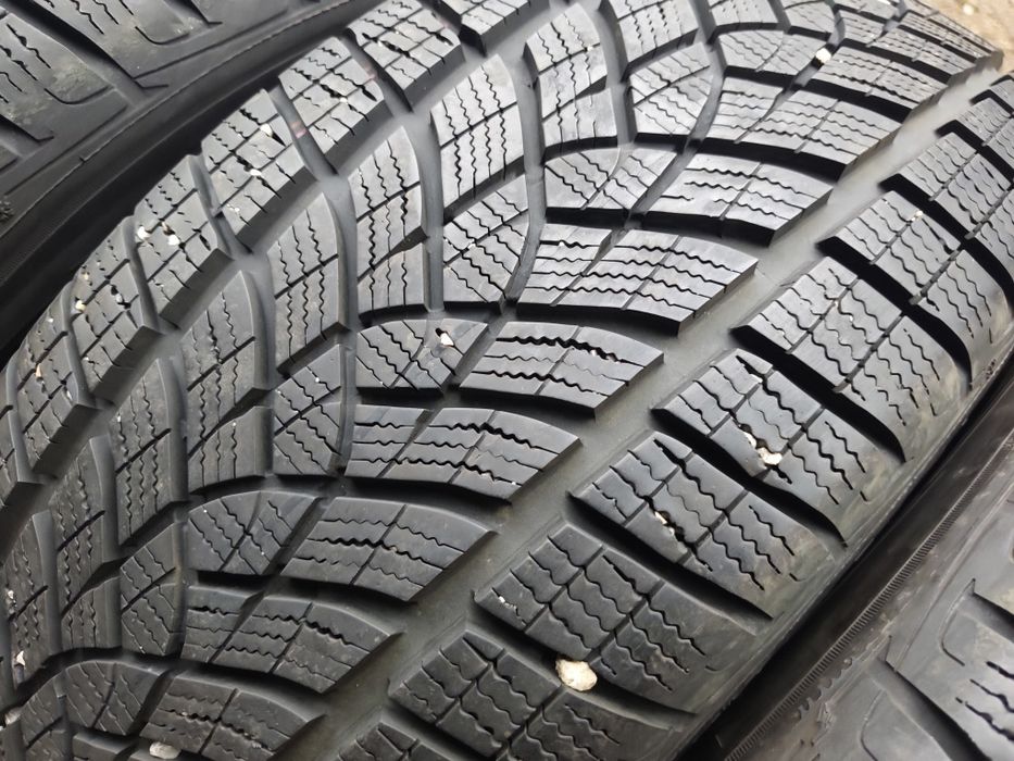235/55/19" 4бр Good year ultra grip performance, dot3922,7-8mm