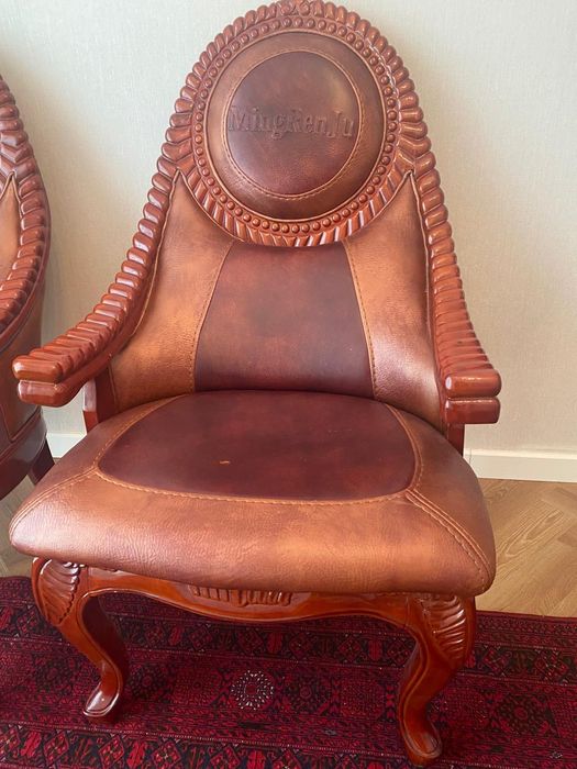 Красивые кресла.