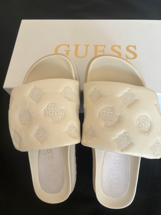 Чехли GUESS krem