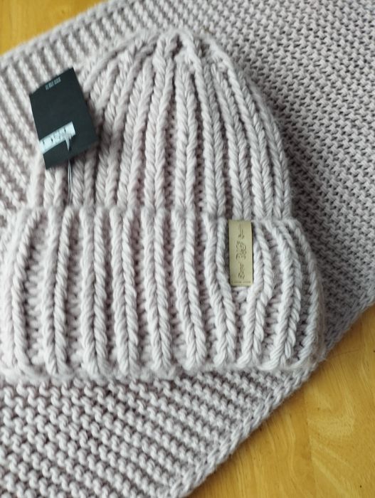 Набор шапка  и снуд