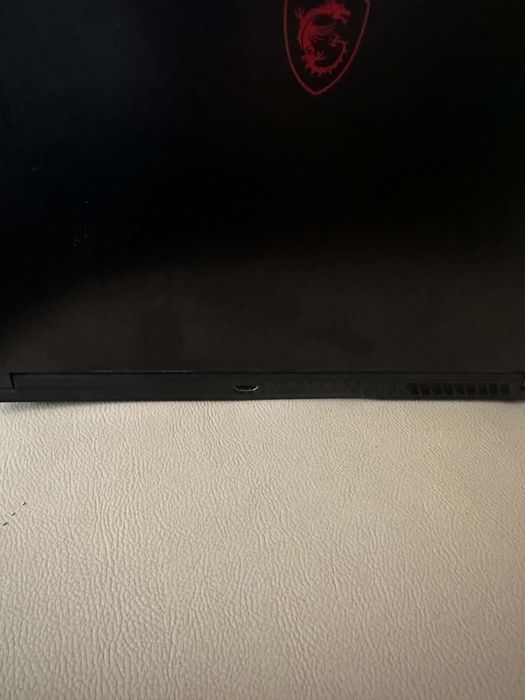 Vand laptop de gaming MSI rtx 3050 la super pret!!!nd