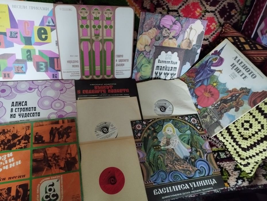Грамофонни плочи с детски приказки, мюзикъл и детски песнички