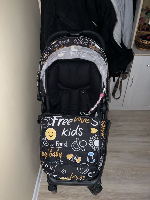 Продам коляску 2в1 хорошее состаяние