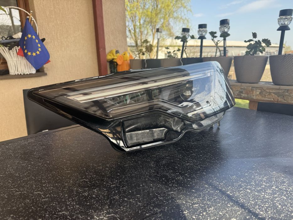 Far partea stanga Audi A6 C8 Matrix LED