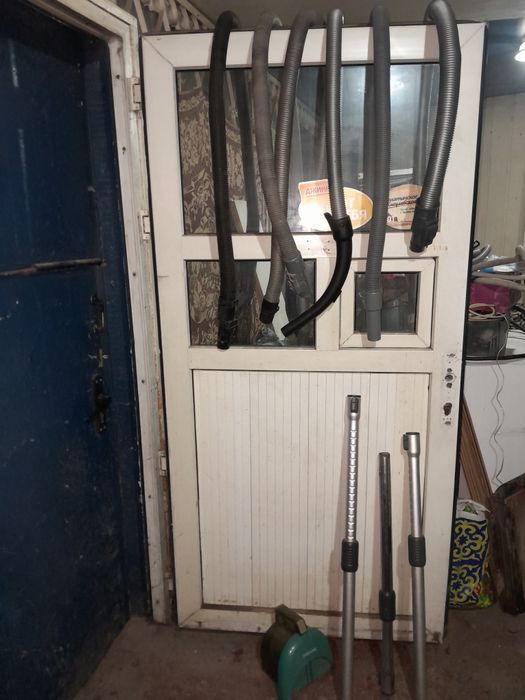 Пылесос рабочий и нерабочий,цены разные..