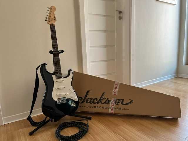 Пълен комплект Електрическа китара Jackson Squier bullet strat, Усилвател NUX Mighty15SE, стойка и кабел