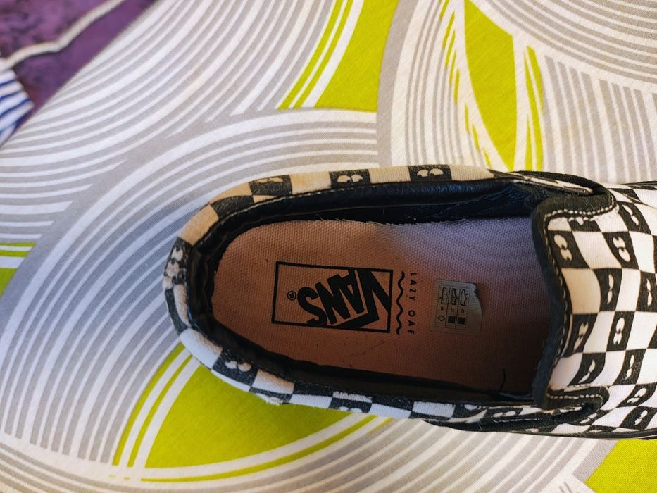 Papuci Vans model Checkerboard slip-on mărime 37, 23,5