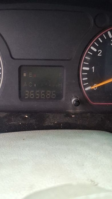 Xafei  2013 sotladi srochni 4300$