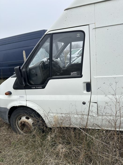 Продавам врати  врата капак прозорец стъкло за форд Транзит