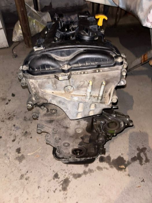 Четырёх цилиндровый, двухлитровый двигатель хёндай