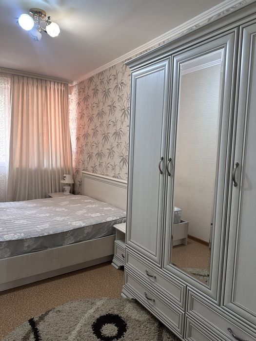 Спальный гарнитур б/у