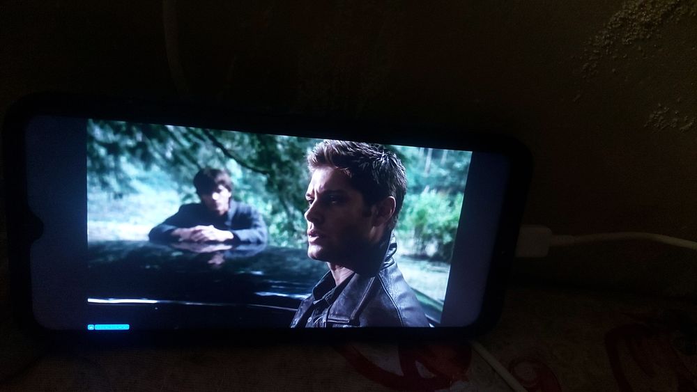 Продам срочно телефон