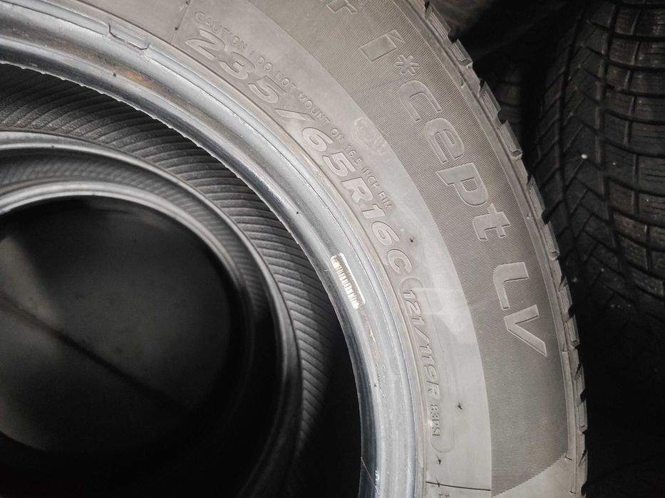 2бр.зимни гуми 235/65/16C Hankook