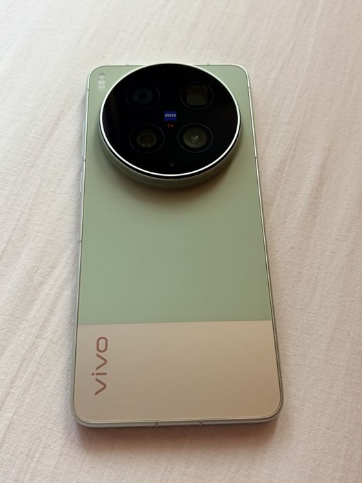 Vivo x300 ultra Green