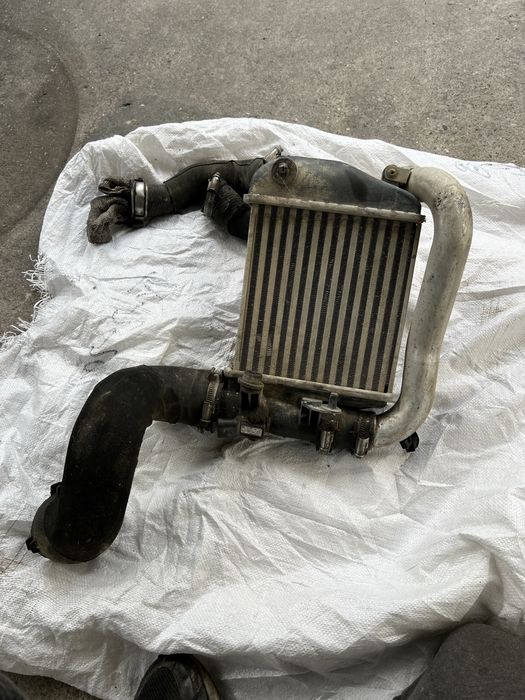 Radiator intercooler cu senzor si furtune audi a6 3.0 cdya 2009