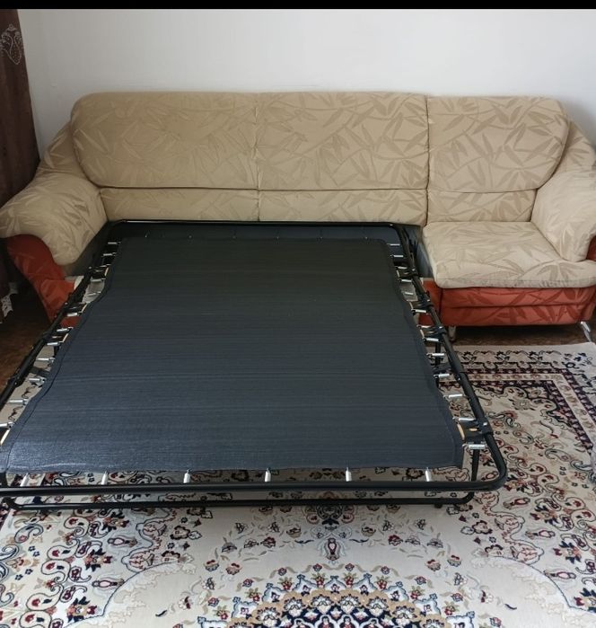 Продам бу диван и турнир с брусьями