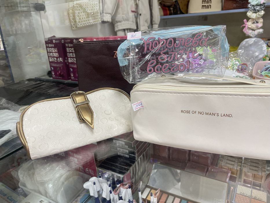 Красивые вместительные косметички