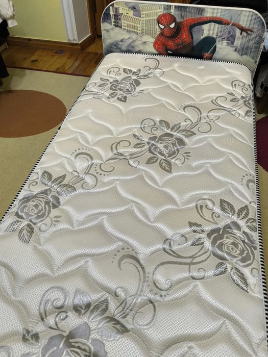 Продается кровать подростковая с матрасом