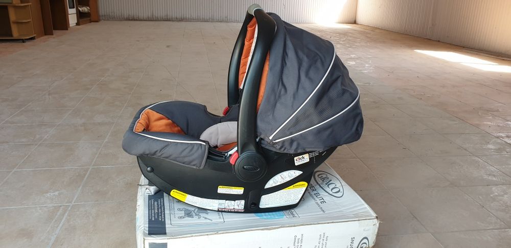 Vand Carucior Graco cu scoica si atas bancheta masina.
