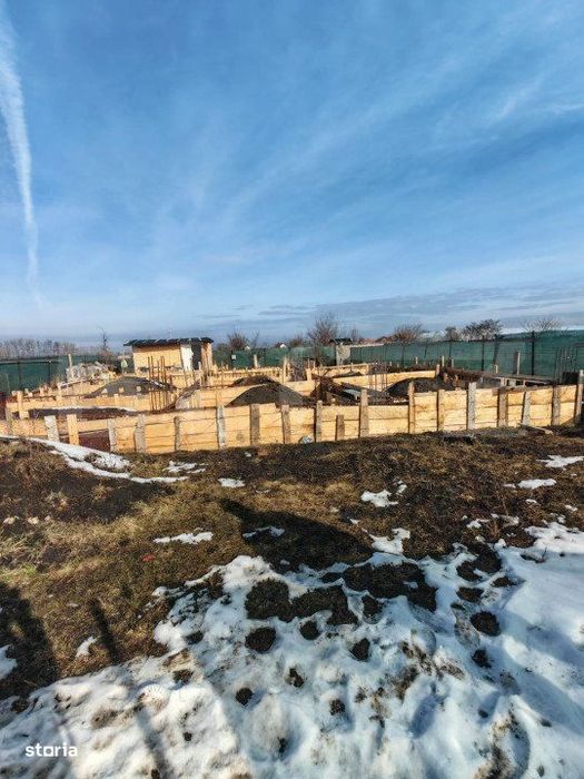 Vanzare teren intravilan cu proiect de casa aprobat