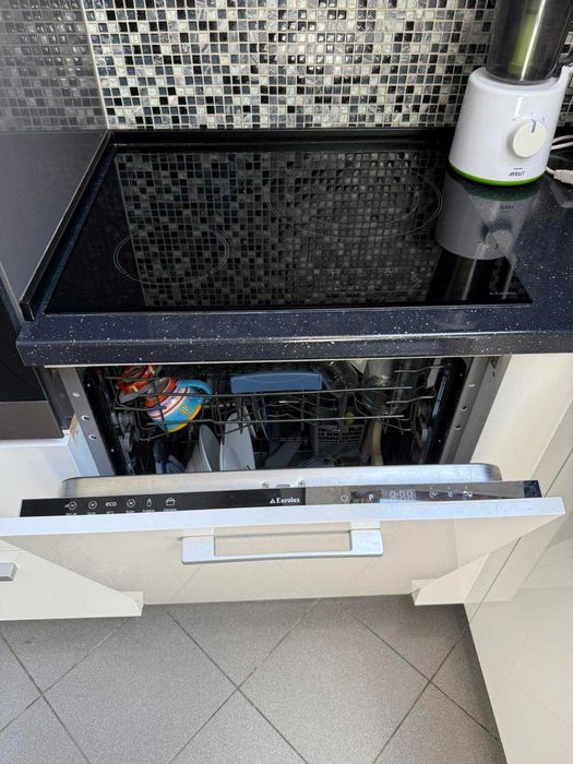 Дава се под наем Тристаен апартамент в София, Младост 3 - 107 кв.м за 918 € - Снимка #9