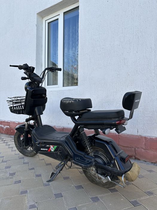 Skuter sotiladi yaxshi xolatda