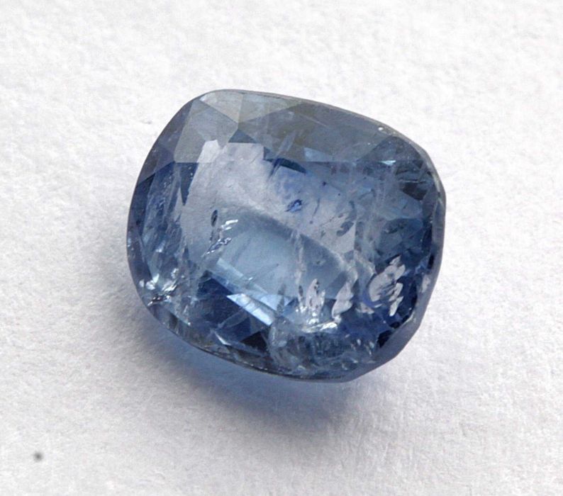 Сертифициран естествен виолетов Сапфир – 0,84 карата