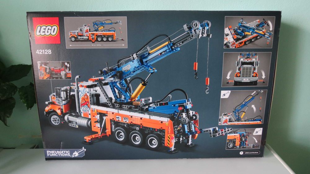 LEGO Technic 42128 Heavy-Duty Tow Truck