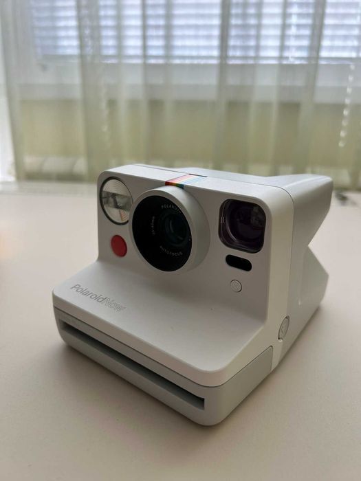 Polaroid NOW фотоапарат за инстантни снимки