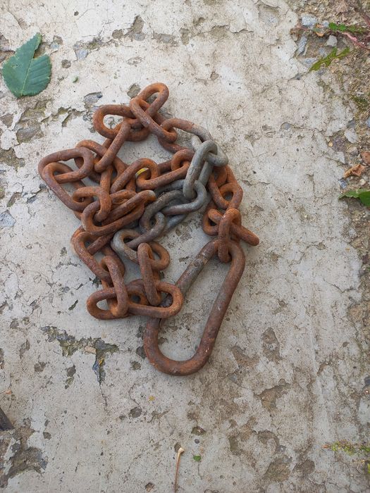 Продам цепь железную  1 метр