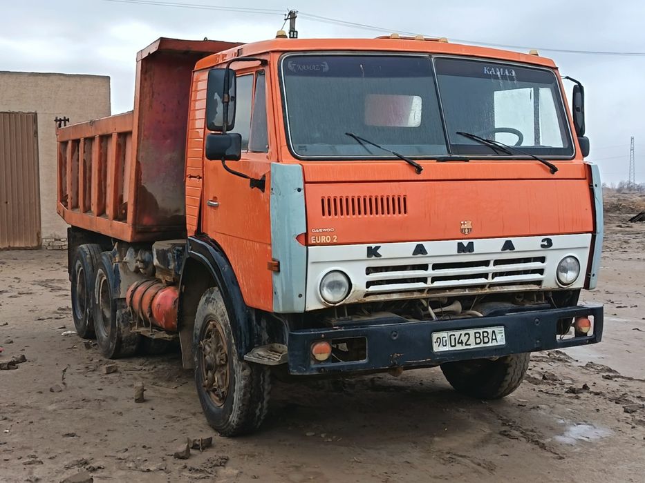 Камаз самасвал ишлоб турган машин