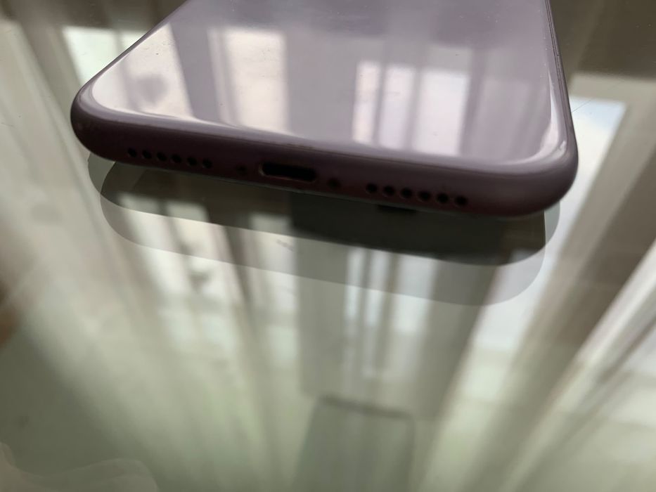 Iphone 11 Purple, 64gb , display spart