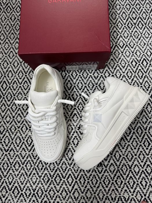 Valentino Garavani one stud xl